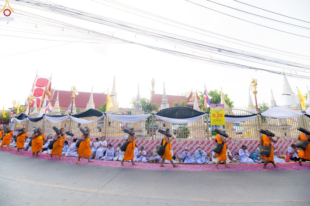 ภาพ No.295058:วันที่ 14 มกราคม พ.ศ. 2569 พิธีต้อนรับพระธรรมยาตรา อนุสรณ์สถานลำดับที่ 4  สถานที่เกิดด้วยกายธรรม ณ วัดโบสถ์บน ต.บางคูเวียง จ.นนทบุรี ในโครงการธรรมยาตรา กตัญญูบูชา มหาปูชนียาจารย์ พระมงคลเทพมุนี(สด จนฺทสโร) พระผู้ปราบมาร อนุสรณ์สถาน 7 แห่ง ปีที่ 14