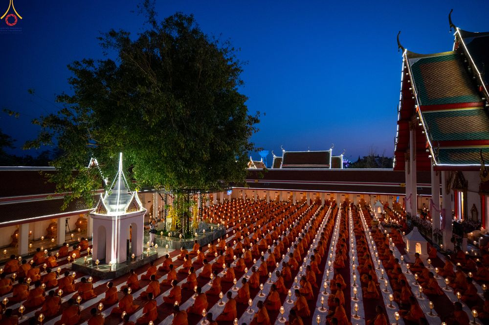 ภาพ No.294110:วันที่ 13 มกราคม พ.ศ. 2569 พิธีจุดประทีปถวายเป็นพุทธบูชา และบูชาธรรมมหาปูชนียาจารย์  (ภาพชุดที่ 2) ณ วัดสองพี่น้อง ต.ต้นตาล อ.สองพี่น้อง จ.สุพรรณบุรี ในโครงการธรรมยาตรา กตัญญูบูชา มหาปูชนียาจารย์ พระมงคลเทพมุนี(สด จนฺทสโร) พระผู้ปราบมาร อนุสรณ์สถาน 7 แห่