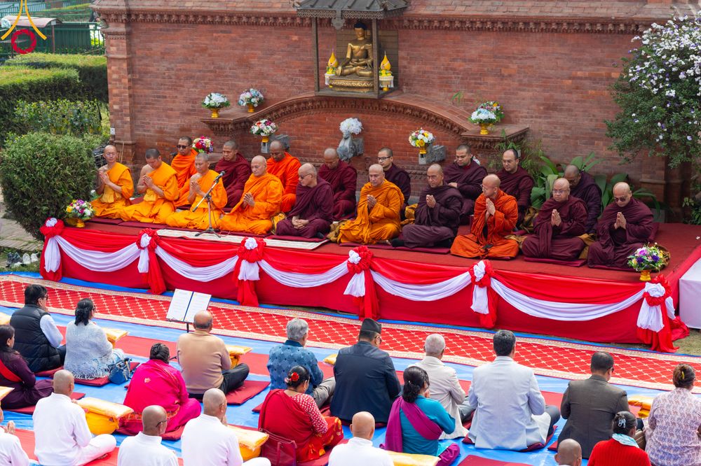 ภาพ No.313394:วันพฤหัสบดีที่ 12 มีนาคม พ.ศ. 2569 พิธีมอบบาตรและผ้าไตรในโครงการบรรพชาสามเณร 500 รูป  ณ นาคบาฮาล (Nagbahal) ประเทศเนปาล
