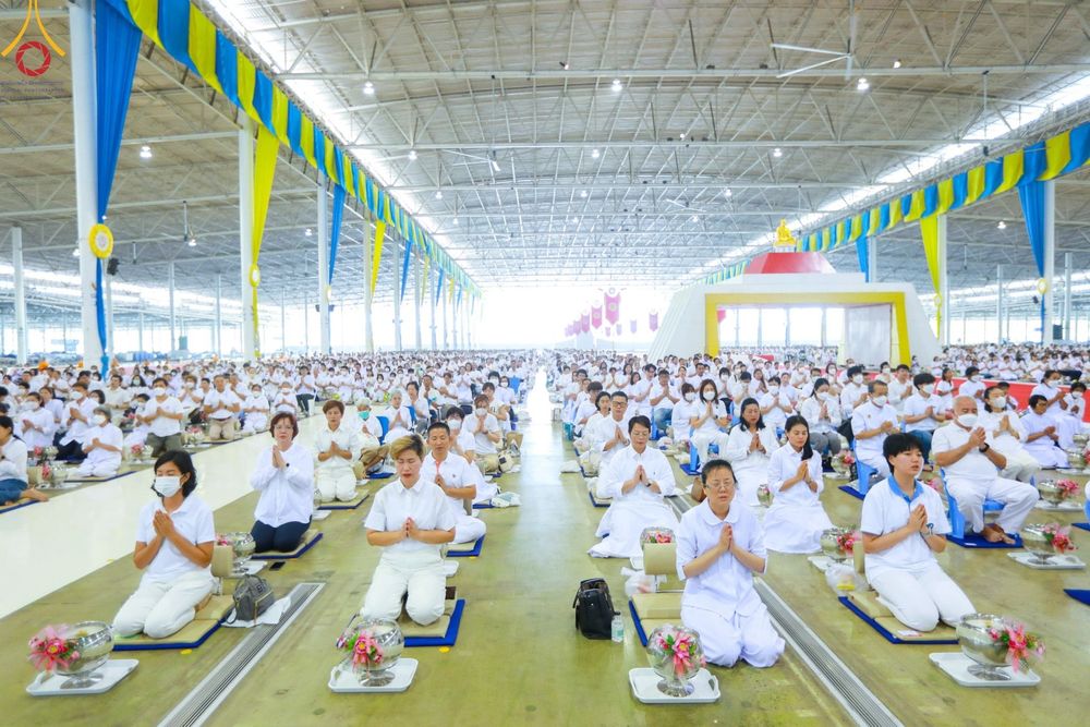 ภาพ No.123723:พิธีถวายโคมมาฆประทีป น้อมถวายเป็นพุทธบูชา แด่คณะพระภิกษุ สามเณร  ณ วัดพระธรรมกาย จ.ปทุมธานี วันเสาร์ที่ 17 กุมภาพันธ์ พ.ศ. 2567