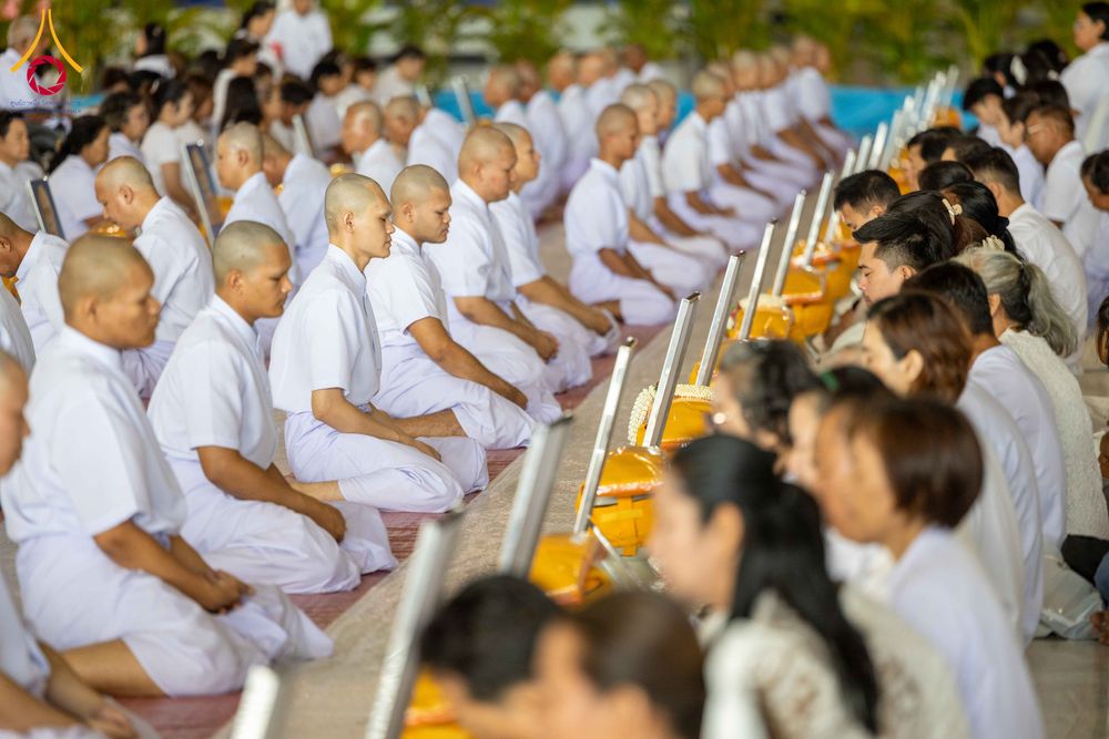 ภาพ No.321305:วันเสาร์ที่ 11 เมษายน พ.ศ.2569 พิธีขอขมาและมอบผ้าไตร โครงการอุปสมบทหมู่ บูชาธรรมหลวงพ่อธัมมชโย พ.ศ.2569 โครงการอุปสมบทหมู่ธรรมทายาท ระดับอุดมศึกษา รุ่น 53 (ภาคฤดูร้อน) ณ วัดพระธรรมกาย ปทุมธานี