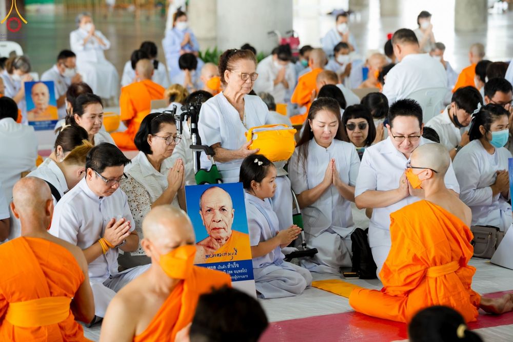 ภาพ No.84198:พิธีขอบรรพชา , พิธีขอสรณคมน์และศีล ,  พิธีรับบาตร , พิธีอุปสมบท ในโครงการบรรพชาอุปสมบทหมู่ธรรมทายาทรุ่นเข้าพรรษา และโครงการบรรพชาสามเณรโรงเรียนนานาชาติ รุ่นที่ 12 ณ โบสถ์พระไตรปิฎก วัดพระธรรมกาย วันที่ 22 กรกฎาคม พ.ศ. 2566