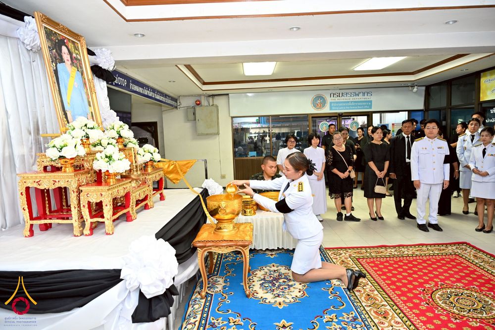 ภาพ No.260880:อำเภอคลองหลวง จัดพิธีสรงน้ำพระบรมศพ สมเด็จพระนางเจ้าสิริกิติ์ พระบรมราชินีนาถ พระบรมราชชนนีพันปีหลวง  ด้วยสำนึกในพระมหากรุณาธิคุณตราบนิจนิรันดร์ วันที่ 26 ตุลาคม พ.ศ. 2568 เวลา 09.30 น. ณ ที่ว่าการอำเภอคลองหลวง จังหวัดปทุมธานี