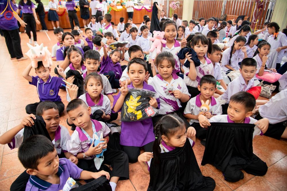 ภาพ No.184890:กิจกรรมวันรวมพลังเด็กดี V-Star ผู้นำฟื้นฟูศีลธรรมโลก กรุงเทพมหานคร ณ วัดมหาธาตุยุวราชรังสฤษฎิ์ราชวรมหาวิหาร กรุงเทพมหานคร ในวันที่ 13 ธันวาคม พ.ศ. 2567