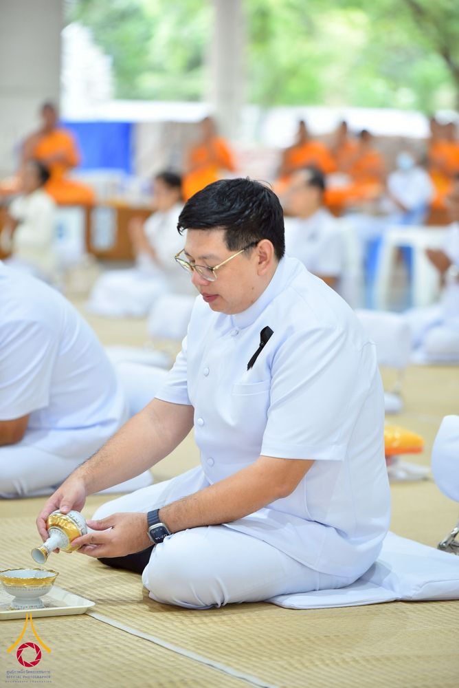 ภาพ No.267550:วันที่ 7 พฤศจิกายน พ.ศ. 2568 พสกนิกรอำเภอคลองหลวง รวมใจบำเพ็ญกุศลปัณรสมวาร (15 วัน) อุทิศถวายเป็นพระราชกุศลแด่ “สมเด็จพระพันปีหลวง” ณ วัดพระธรรมกาย