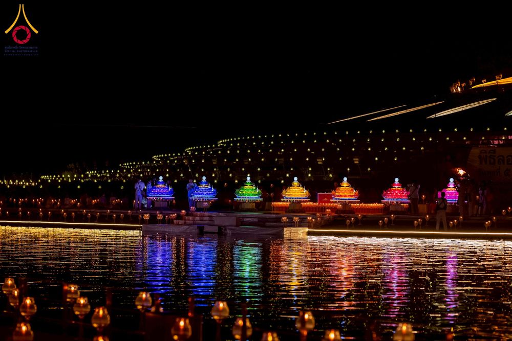 ภาพ No.266288:วันพุธที่ 5 พฤศจิกายน พ.ศ. 2568 (วันพระ ขึ้น 15 ค่ำ เดือน 12) พิธีลอยกระทงธรรม  ณ สระมหาเศรษฐีทะเลบุญ มหาวิหารพระมงคลเทพมุนี วัดพระธรรมกาย จ.ปทุมธานี