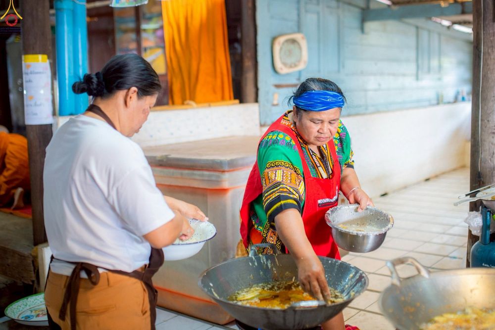 ภาพ No.251874:วันที่ 8 ตุลาคม พ.ศ. 2568 พิธีทอดกฐินสามัคคีทั่วไทย 30,000 วัด โดยคณะศิษยานุศิษย์ บูชาธรรม 81 ปี หลวงพ่อธัมมชโย ณ วัดโคกบำรุงราษฎร์ อ.ดำเนินสะดวก จ.ราชบุรี