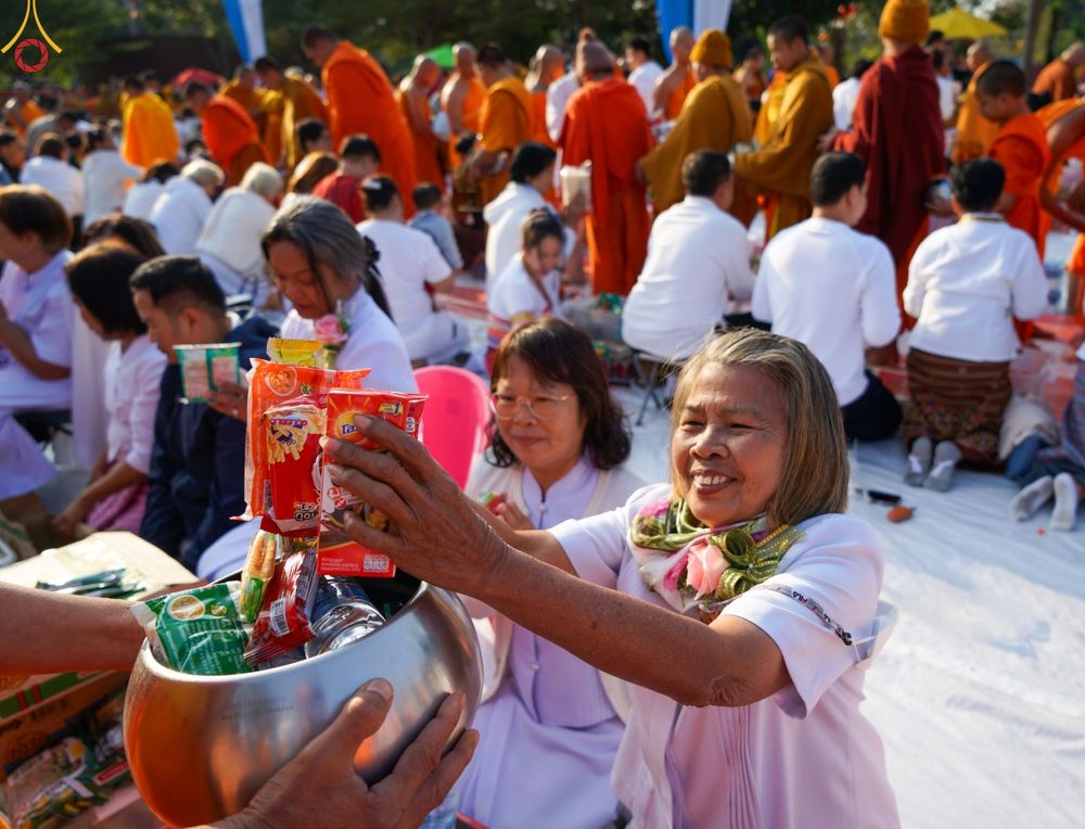 ภาพ No.123680:พิธีตักบาตรพระ ๑,๐๐๐ รูป ทำบุญครบรอบวัดห้วยตองสัก ๓๖ ปี วันเสาร์ที่ ๑๐ กุมภาพันธ์ พ.ศ. ๒๕๖๗ ณ วัดห้วยตองสัก อ.จอมทอง จ.เชียงใหม่