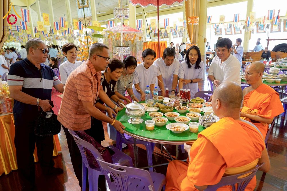 ภาพ No.275687:วันที่ 5 พฤศจิกายน พ.ศ. 2568 พิธีทอดกฐินสามัคคีทั่วไทย ณ วัดโพธิ์ศรี ต.ท่าข้าม อ.ค่ายบางระจัน จ.สิงห์บุรี โดยคณะศิษยานุศิษย์ บูชาธรรม 81 ปี หลวงพ่อธัมมชโย