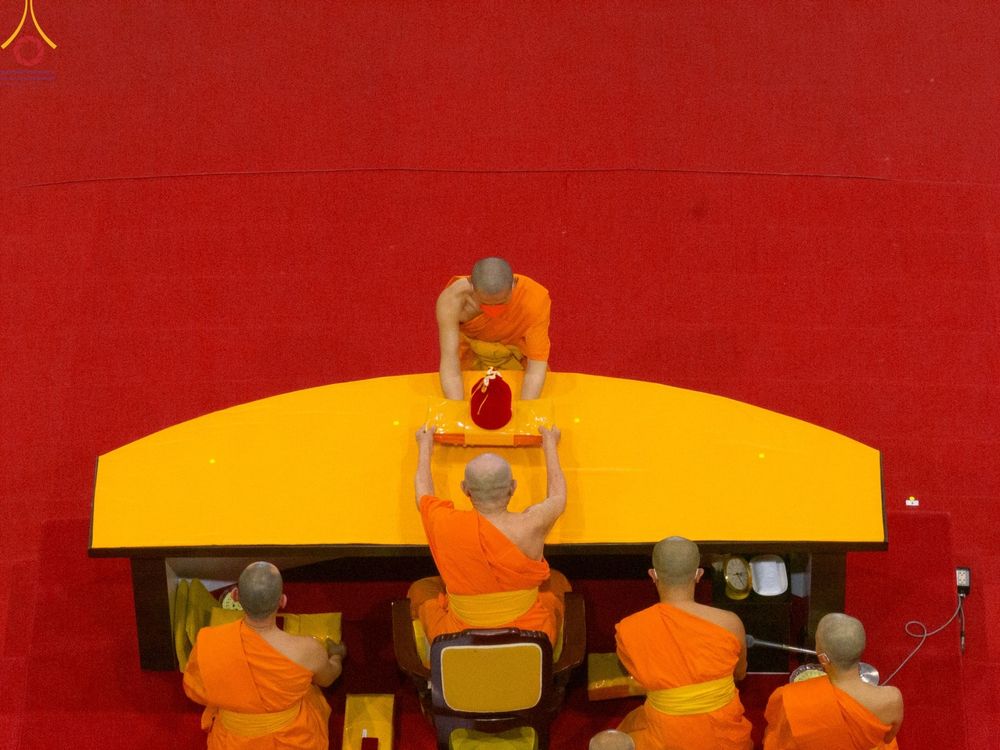 ภาพ No.88128:พิธีมุทิตาสักการะ เปรียญธรรม 9,6,3 และบาลีศึกษา 6,3  พิธีมอบดวงแก้วสามเณรทรงบาลีไวยากรณ์ วันอาทิตย์ 17 กันยายน พ.ศ. 2566 ณ สภาธรรมกายสากล วัดพระธรรมกาย