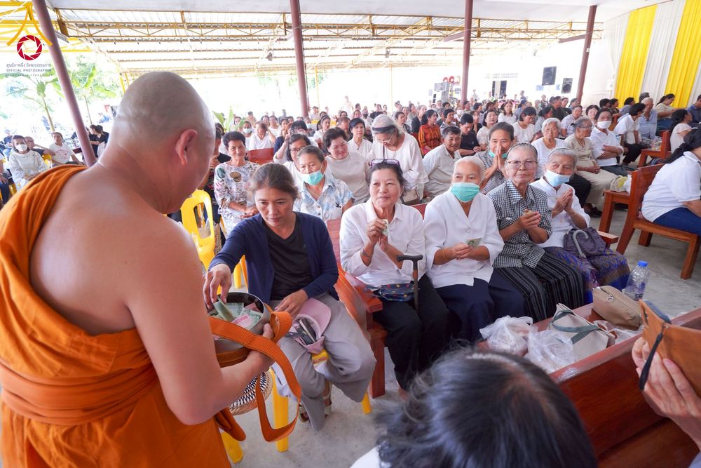 ภาพ No.275593:วันที่ 5 พฤศจิกายน พ.ศ. 2568 พิธีทอดกฐินสามัคคีทั่วไทย ณ วัดวังมะนาว อ.ปากท่อ จ.ราชบุรี โดยคณะศิษยานุศิษย์ บูชาธรรม 81 ปี หลวงพ่อธัมมชโย