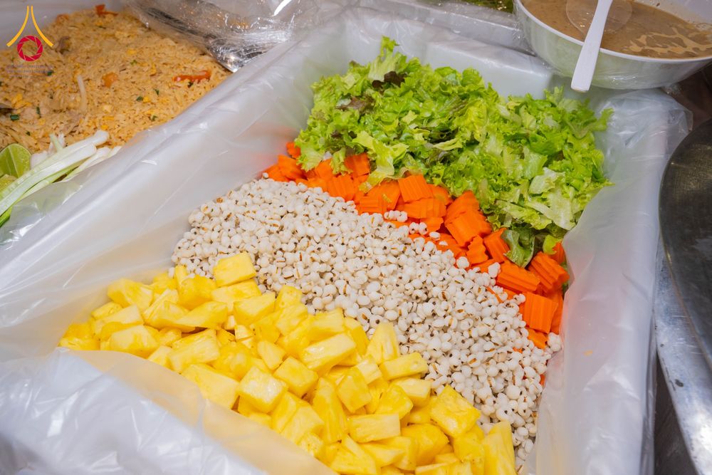 ภาพ No.303564:วันที่ 27 มกราคม พ.ศ. 2569 พิธีถวายภัตตาหารเป็นสังฆทาน แด่พระธรรมยาตรา ณ วัดพระธรรมกาย  จังหวัดปทุมธานี ในโครงการธรรมยาตรา กตัญญูบูชา มหาปูชนียาจารย์ พระมงคลเทพมุนี(สด จนฺทสโร) พระผู้ปราบมาร อนุสรณ์สถาน 7 แห่ง ปีที่ 14