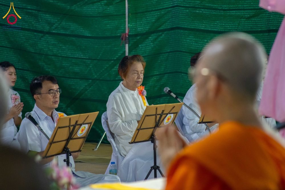 ภาพ No.300203:วันที่ 22 มกราคม พ.ศ. 2569 พิธีถวายภัตตาหารเป็นสังฆทาน แด่พระธรรมยาตรา ณ อนุสรณ์สถานบางปลา วัดบางปลา อำเภอบางเลน จังหวัดนครปฐม ในโครงการธรรมยาตรา กตัญญูบูชา มหาปูชนียาจารย์ พระมงคลเทพมุนี(สด จนฺทสโร) พระผู้ปราบมาร อนุสรณ์สถาน 7 แห่ง ปีที่ 14