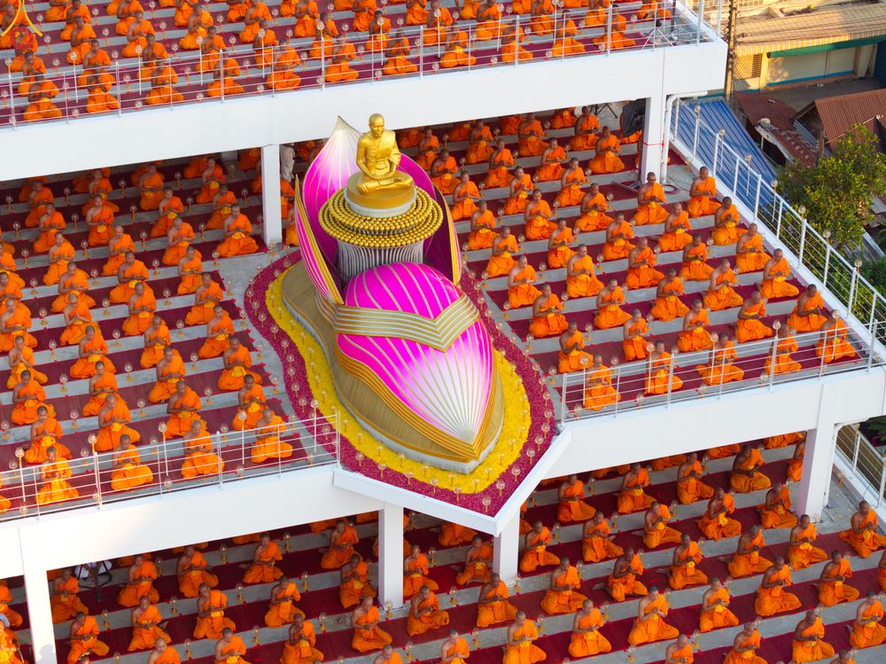 ภาพ No.302789:วันที่ 24 มกราคม พ.ศ. 2569 พิธีจุดประทีปธรรมถวายเป็นพุทธบูชา  และบูชาธรรมมหาปูชนียาจารย์  ณ อาคารธรรมยาตรา กตัญญูบูชามหาปูชนียาจารย์  ตรงข้ามวัดปากน้ำภาษีเจริญ จ.กรุงเทพมหานคร ในโครงการธรรมยาตรา กตัญญูบูชา มหาปูชนียาจารย์ พระมงคลเทพมุนี(สด จนฺทสโร) พระผู