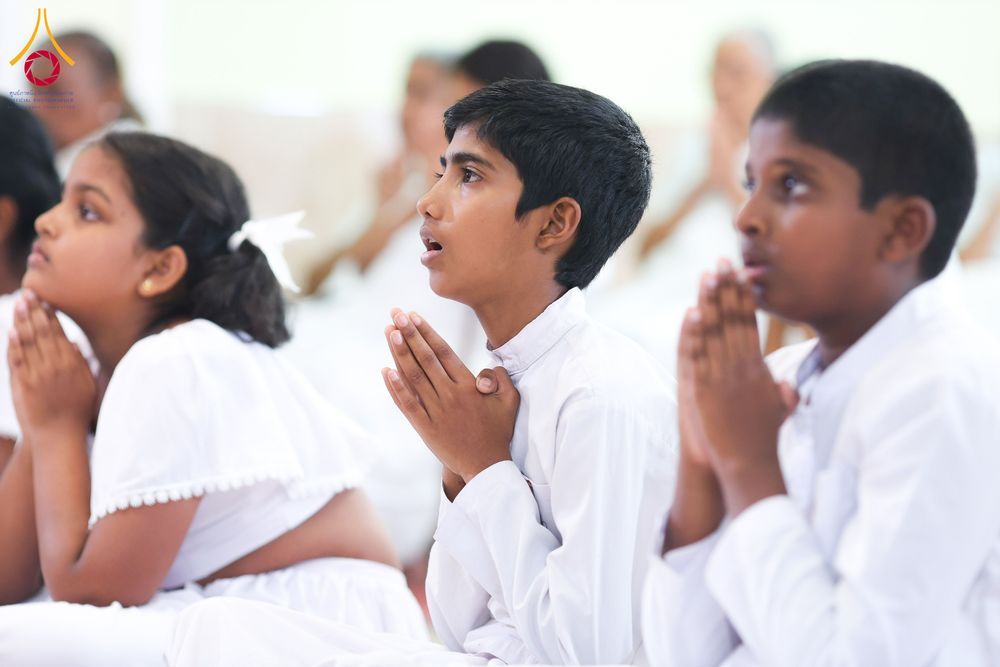 ภาพ No.317833:วันที่ 1 เมษายน พ.ศ. 2569 พิธีสวดธัมมจักกัปปวัตตนสูตรนานาชาติ ในวันพระใหญ่ ขึ้น 15 ค่ำ เดือน 5 (Poya Day)  ณ ศรีธรรมนันทะปิริเวนะ เเละ  วัดวิมลวิหาร นาวละ ประเทศศรีลังกา