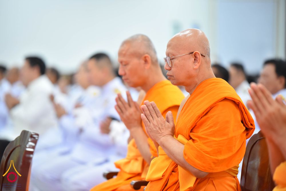 ภาพ No.344210:วันที่ 12 สิงหาคม พ.ศ. 2569  พสกนิกรชาวอำเภอคลองหลวง พร้อมใจร่วมพิธีสวดพระพุทธมนต์และทำบุญตักบาตรถวายพระราชกุศล เนื่องในวันคล้ายวันพระราชสมภพ สมเด็จพระบรมราชชนนีพันปีหลวง และวันแม่แห่งชาติ 12 สิงหาคม 2569