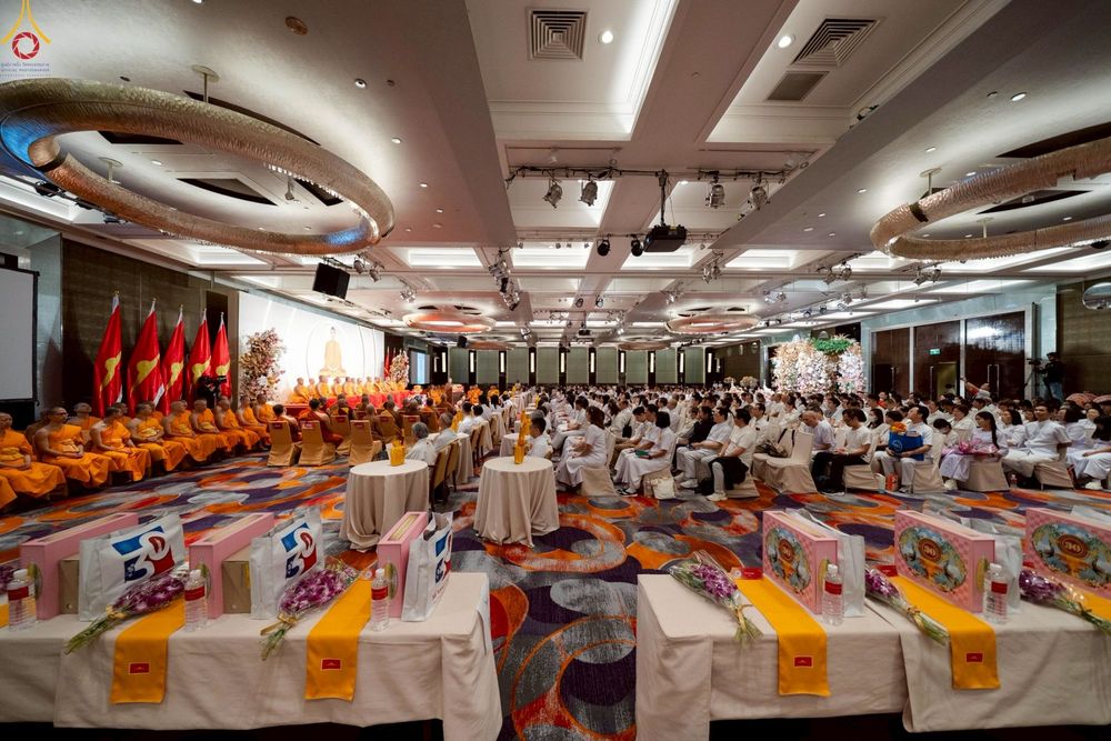 ภาพ No.271425:วันอาทิตย์ที่ 26 ตุลาคม พ.ศ. 2568 พิธีกล่าวสุนทรพจน์รวมสงฆ์ 3 นิกาย  ในวาระครบรอบ 30 ปีวัดพระธรรมกายไทเป