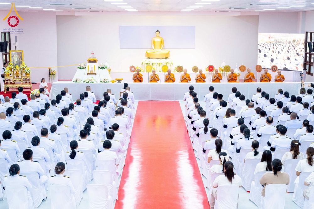 ภาพ No.275994:วันที่ 5 ธันวาคม พ.ศ. 2568 พสกนิกรอำเภอคลองหลวง พร้อมใจบำเพ็ญกุศลอุทิศถวาย “ในหลวงรัชกาลที่ 9” น้อมรำลึกในพระมหากรุณาธิคุณ เนื่องในวันคล้ายวันพระบรมราชสมภพ วันชาติ และวันพ่อแห่งชาติ ณ อาคารปลูกศรัทธา 2 วัดพระธรรมกาย อำเภอคลองหลวง จังหวัดปทุมธานี