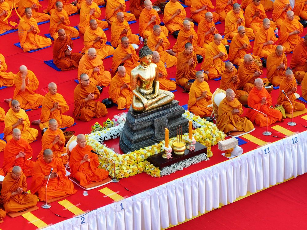 ภาพ No.312532:วันอาทิตย์ที่ 8 มีนาคม พ.ศ.2569 ทำบุญเมืองนครราชสีมา 558 ปี ตักบาตรพระ 10,000 รูป