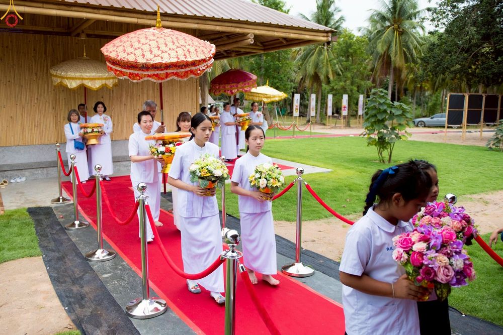 ภาพ No.263169:วันที่ 18 ตุลาคม พ.ศ. 2568 พิธีทอดกฐินสามัคคีเพื่อซื้อที่ดิน  สร้างอาคารครัวและโรงอาหาร  ห้องน้ำพร้อมโรงซักตากชาย-หญิง  และพิธีทอดกฐินสามัคคีทั่วไทย 30,000 วัด  ศูนย์ปฏิบัติธรรมนานาชาติทุ่งแสงธรรม  (Moonastery Meditation Center) ต.แสงอรุณ อ.ทับสะแก จ.ประ