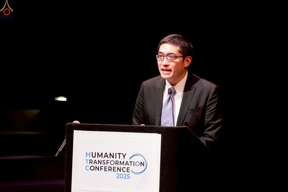 ภาพ No.249746:วันอาทิตย์ที่ 28 กันยายน พ.ศ. 2568 การปฏิบัติธรรมบูชาธรรม 108 ปี แห่งการบรรลุธรรมของหลวงปู่วัดปากน้ำ ได้จุดประทีปสันติภาพไปทั่วโลก และได้ร่วมเสวนาทางปัญญา เพื่อการขยายพระพุทธศาสนาวิชชาธรรมกายไปทั่วโลก  ในงาน HTC Newyork USA