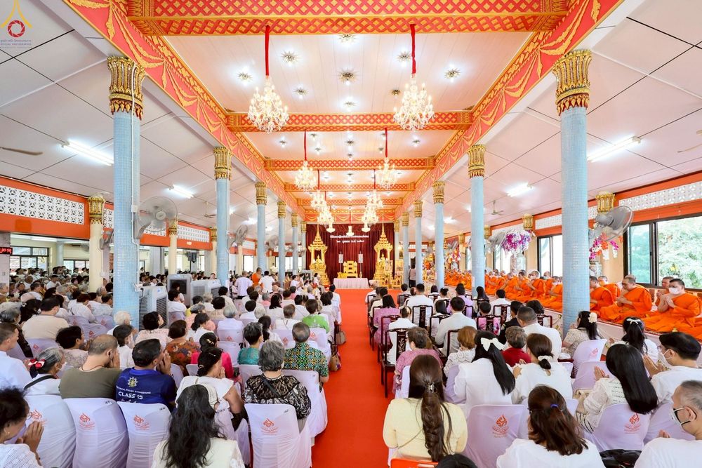 ภาพ No.263242:วันที่ 23 ตุลาคม พ.ศ. 2568 พิธีทอดกฐินสามัคคีทั่วไทย 30,000 วัด โดยคณะศิษยานุศิษย์ บูชาธรรม 81 ปี หลวงพ่อธัมมชโย ณ วัดพรหมวงศาราม เขตดินแดง กรุงเทพมหานคร