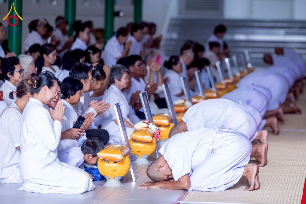 ภาพ No.244665:วันเสาร์ที่ 6 กันยายน พ.ศ. 2568 พิธีขอขมา-รับผ้าไตรของนาคธรรมทายาท โครงการอุปสมบทหมู่บูชาธรรมครบรอบ 108 ปี  วันครูผู้ค้นพบวิชชาธรรมกาย ณ โบสถ์พระไตรปิฎก วัดพระธรรมกาย