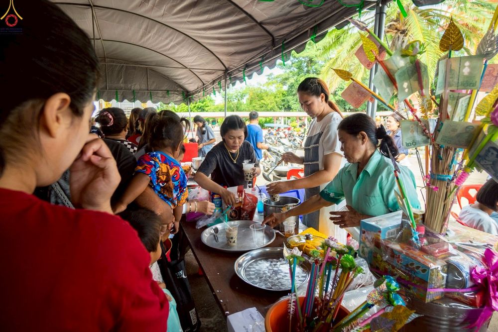 ภาพ No.258657:วันที่ 18 ตุลาคม พ.ศ. 2568 พิธีทอดกฐินสามัคคีทั่วไทย 30,000 วัด โดยคณะศิษยานุศิษย์ บูชาธรรม 81 ปี หลวงพ่อธัมมชโย ณ วัดสามเพลง ต.ปลายกลัด อ.บางซ้าย จ.พระนครศรีอยุธยา