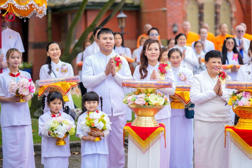 ภาพ No.175305:พิธีทอดกฐิน วัดพระธรรมกายแมนเชสเตอร์ เอดจลีย์ สต็อคพอร์ต ประเทศอังกฤษ ในโครงการกฐินสามัคคีทั่วไทย 30,000 วัด บูชาธรรม 80 ปี หลวงพ่อธัมมชโย โดยคณะศิษยานุศิษย์วัดพระธรรมกาย วันที่ 10 พฤศจิกายน พ.ศ. 2567