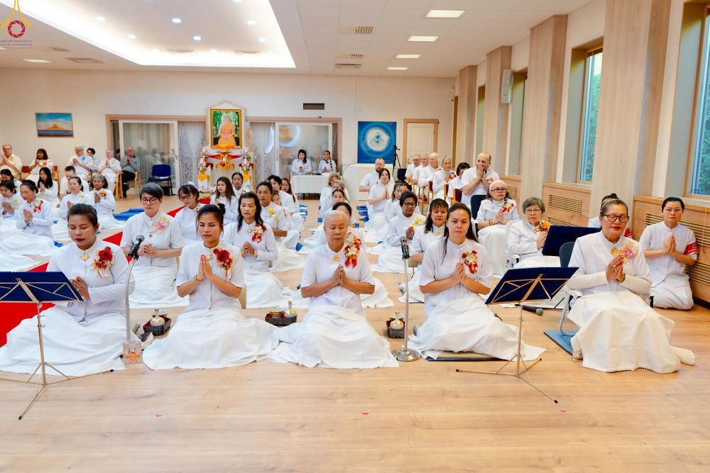 ภาพ No.254127:วันที่ 12 ตุลาคม พ.ศ. 2568 พิธีทอดกฐินวัดพระธรรมกายบูโรส ประเทศสวีเดน