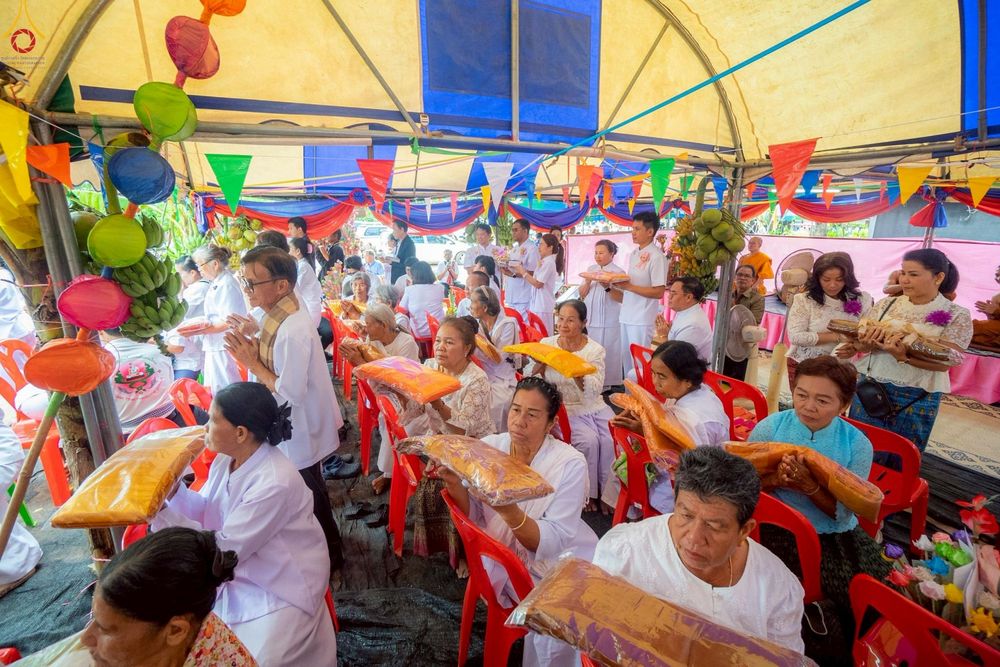 ภาพ No.271805:วันที่ 3 พฤศจิกายน พ.ศ. 2568 พิธีทอดกฐินสามัคคีทั่วไทย ณ วัดป่าพนังสลักได อ.หนองบัวแดง จ.ชัยภูมิ โดยคณะศิษยานุศิษย์ บูชาธรรม 81 ปี หลวงพ่อธัมมชโย