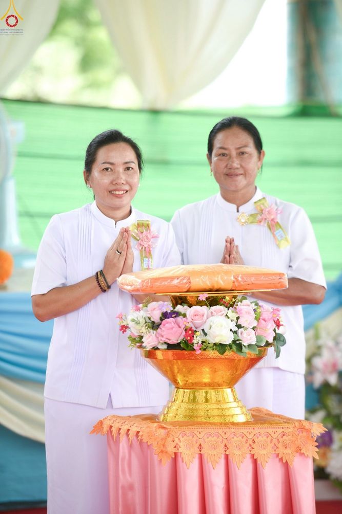 ภาพ No.249363:วันที่ 28 กันยายน พ.ศ. 2568 พิธีทอดผ้าป่าแผ่นบันมงคลมหาเศรษฐี อาคาร 80 ปี หลวงพ่อธัมมชโย ณ ศูนย์ปฏิบัติธรรมวิหารแดง ต.เจริญธรรม อ.วิหารแดง จ.สระบุรี