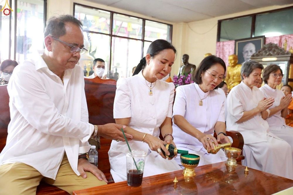 ภาพ No.259206:วันที่ 19 ตุลาคม พ.ศ. 2568 พิธีทอดกฐินสามัคคีทั่วไทย 30,000 วัด โดยคณะศิษยานุศิษย์ บูชาธรรม 81 ปี หลวงพ่อธัมมชโย ณ วัดตะเข้ (โคกพระเถร) แขวงบางระมาด  เขตตลิ่งชัน กรุงเทพมหานคร