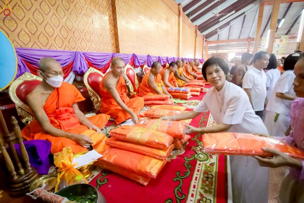 ภาพ No.262579:วันที่ 21 ตุลาคม พ.ศ. 2568 พิธีทอดกฐินสามัคคีทั่วไทย 30,000 วัด โดยคณะศิษยานุศิษย์ บูชาธรรม 81 ปี หลวงพ่อธัมมชโย ณ วัดกงไกรลาศ ต.กง อ.กงไกรลาศ จ.สุโขทัย