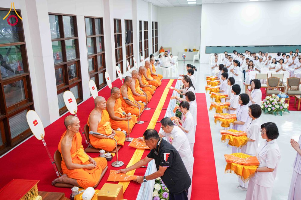 ภาพ No.315493:วันพุธที่ 25 มีนาคม พ.ศ. 2569 พิธีบำเพ็ญกุศล คุณพ่อณรงค์ จินตมากุล  สิริอายุ 99 ปี 11 เดือน โยมบิดา พระครูปลัดรัตนวีรวัฒน์ (รังสฤษดิ์ อิทฺธิจินตโก) ที่ปรึกษาเจ้าคณะจังหวัดปทุมธานี เจ้าอาวาสวัดพระธรรมกาย  ณ ห้องปลูกศรัทธา 2 วัดพระธรรมกาย ปทุมธานี