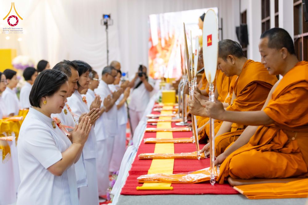 ภาพ No.316250:วันเสาร์ที่ 28 มีนาคม พ.ศ. 2569 พิธีบำเพ็ญกุศล คุณพ่อณรงค์ จินตมากุล  สิริอายุ 99 ปี 11 เดือน โยมบิดา พระครูปลัดรัตนวีรวัฒน์ (รังสฤษดิ์ อิทฺธิจินตโก) ที่ปรึกษาเจ้าคณะจังหวัดปทุมธานี เจ้าอาวาสวัดพระธรรมกาย  ณ ห้องปลูกศรัทธา 2 วัดพระธรรมกาย ปทุมธานี