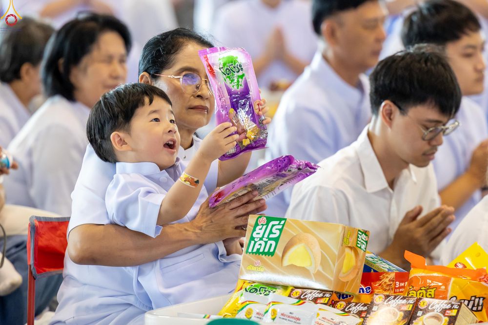 ภาพ No.332168:วันอาทิตย์ต้นเดือนที่ 7 มิถุนายน พ.ศ.2569 พิธีตักบาตร ข้าวสารอาหารแห้ง  ณ บ้านแก้วเรือนทองคุณยายอาจารย์ฯ วัดพระธรรมกาย