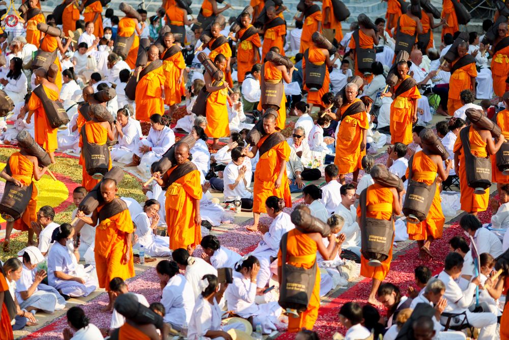 ภาพ No.295330:วันที่ 16 มกราคม พ.ศ. 2569 พิธีต้อนรับพระธรรมยาตรา อนุสรณ์สถานลำดับที่ 4 (ภาพชุดที่ 2) สถานที่เกิดด้วยกายธรรม ณ วัดโบสถ์บน ต.บางคูเวียง จ.นนทบุรี ในโครงการธรรมยาตรา กตัญญูบูชา มหาปูชนียาจารย์ พระมงคลเทพมุนี(สด จนฺทสโร) พระผู้ปราบมาร อนุสรณ์สถาน 7 แห่ง ปี