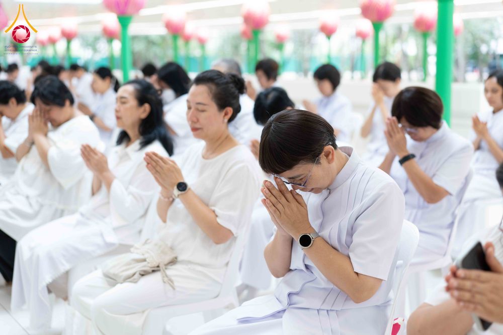 ภาพ No.309025:วันอาทิตย์ที่ 8 กุมภาพันธ์ พ.ศ. 2569  พิธีต้อนรับพระบัญชาสมเด็จพระสังฆราช แต่งตั้ง  “พระครูปลัดรัตนวีรวัฒน์” (รังสฤษดิ์ อิทฺธิจินฺตโก) เจ้าอาวาสวัดพระธรรมกาย ให้ดำรงตำแหน่ง “ที่ปรึกษาเจ้าคณะจังหวัดปทุมธานี”