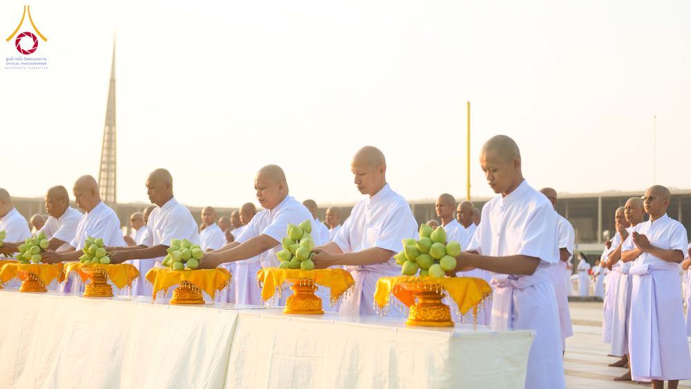 ภาพ No.320853:วันเสาร์ที่ 11 เมษายน พ.ศ.2569 พิธีเวียนประทักษิณ พิธีวันทาเจดีย์ โครงการอุปสมบทหมู่ บูชาธรรมหลวงพ่อธัมมชโย พ.ศ.2569 โครงการอุปสมบทหมู่ธรรมทายาท ระดับอุดมศึกษา รุ่น 53 (ภาคฤดูร้อน) ณ วัดพระธรรมกาย ปทุมธานี