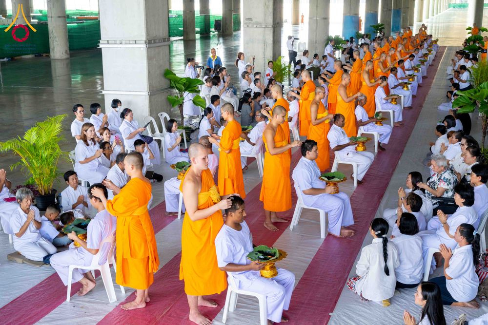 ภาพ No.339801:วันที่ 19 กรกฎาคม พ.ศ.2569 พิธีตัดปอยผม โครงการบวชพระนานาชาติ AEC และ WAB รุ่นที่ 10 THE AEC & INTERNATIONAL ORDINATION PROGRAM ณ มหารัตนวิหารคด 30 วัดพระธรรมกาย ปทุมธานี
