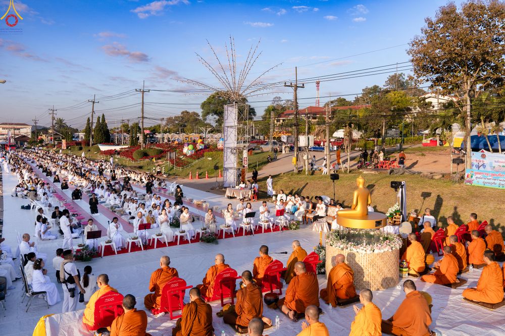 ภาพ No.281377:วันเสาร์ที่ 27 ธันวาคม พ.ศ.2568 พิธีตักบาตรพระ ๑,๐๐๐ รูป   เพื่อความเป็นสิริมงคลแก่ชีวิตและแผ่นดินไทย  มหากุศลครั้งยิ่งใหญ่แห่งปี ส่งท้ายปีเก่า ต้อนรับปีใหม่  ณ ถนนหน้าที่ว่าการอำเภอภูเรือ จังหวัดเลย