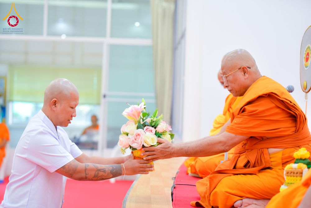 ภาพ No.285144:วันเสาร์ที่ 6 ธันวาคม พ.ศ.2568  พิธีอุปสมบทธรรมทายาท โครงการบรรพชาอุปสมบทหมู่  รุ่นบูชาธรรมมหาปูชนียาจารย์ ประจำปี 2568 ศูนย์ปฏิบัติธรรมและศูนย์อบรมเยาวชนเพชรบุรี อ.ท่ายาง จ.เพชรบุรี ณ วัดศีลคุณาราม อ.เขาย้อย เพชรบุรี