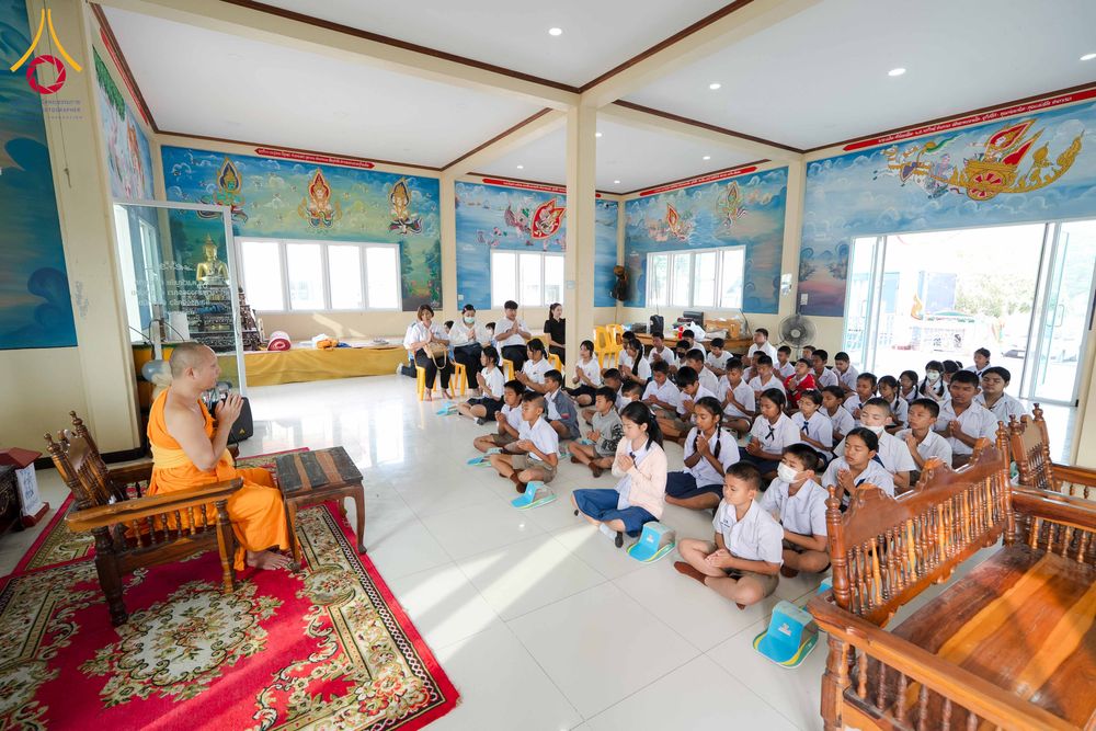 ภาพ No.299061:วันที่ 20 มกราคม พ.ศ. 2569 พิธีทอดผ้าป่าทำนุบำรุงศาสนสถาน ณ วัดใหม่นพรัตน์ ต.เนินพระปรางค์ อ.สองพี่น้อง จ.สุพรรณบุรี ในโครงการธรรมยาตรา กตัญญูบูชา มหาปูชนียาจารย์ พระมงคลเทพมุนี(สด จนฺทสโร) พระผู้ปราบมาร อนุสรณ์สถาน 7 แห่ง ปีที่ 14