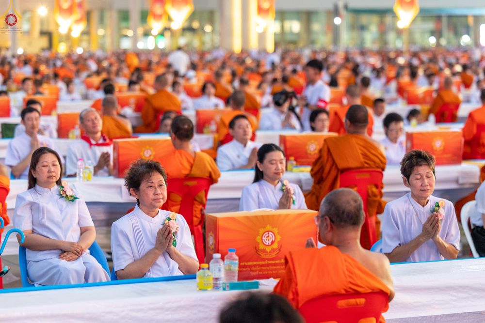 ภาพ No.324748:วันที่ 22 เมษายน พ.ศ.2569 (วันคุ้มครองโลก) บรรยากาศสาธุชน ในงานถวายมหาสังฆทาน 40,000 กว่าวัดทั่วประเทศ ณ ลานธรรม วัดพระธรรมกาย