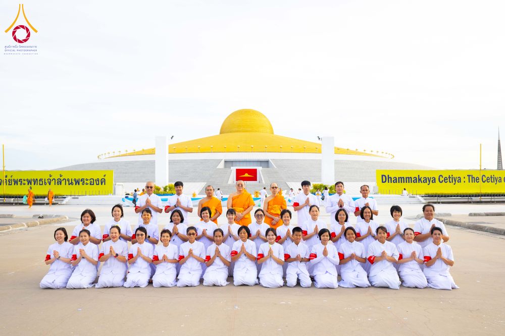 ภาพ No.341503:วันเสาร์ที่ 25 กรกฎาคม พ.ศ. 2569 พิธีเวียนประทักษิณ พิธีวันทาเจดีย์  โครงการอุปสมบทหมู่ รุ่นเข้าพรรษา ปี พ.ศ.2569 โครงการบวชพระนานาชาติ AEC และ WAB รุ่นที่ 10 ณ โบสถ์พระไตรปิฎก วัดพระธรรมกาย จ.ปทุมธานี
