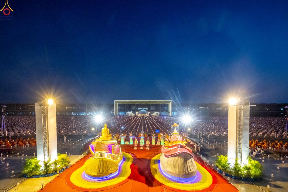 ภาพ No.308010:วันที่ 31 มกราคม พ.ศ. 2569 พิธีจุดประทีปธรรมถวายเป็นพุทธบูชา  และบูชาธรรมมหาปูชนียาจารย์ (ภาพชุดที่ 3) ณ วัดพระธรรมกาย ปทุมธานี ในโครงการธรรมยาตรา กตัญญูบูชา มหาปูชนียาจารย์ พระมงคลเทพมุนี(สด จนฺทสโร) พระผู้ปราบมาร อนุสรณ์สถาน 7 แห่ง ปีที่ 14