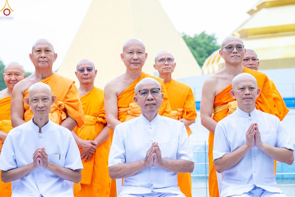 ภาพ No.330268:วันที่ 30 พฤษภาคม พ.ศ.2569 พิธีตัดปอยผมและปลงผม อุบาสกอุปสมบทอุทิศชีวิต 11 ท่าน ณ โบสถ์พระไตรปิฎก วัดพระธรรมกาย จังหวัดปทุมธานี