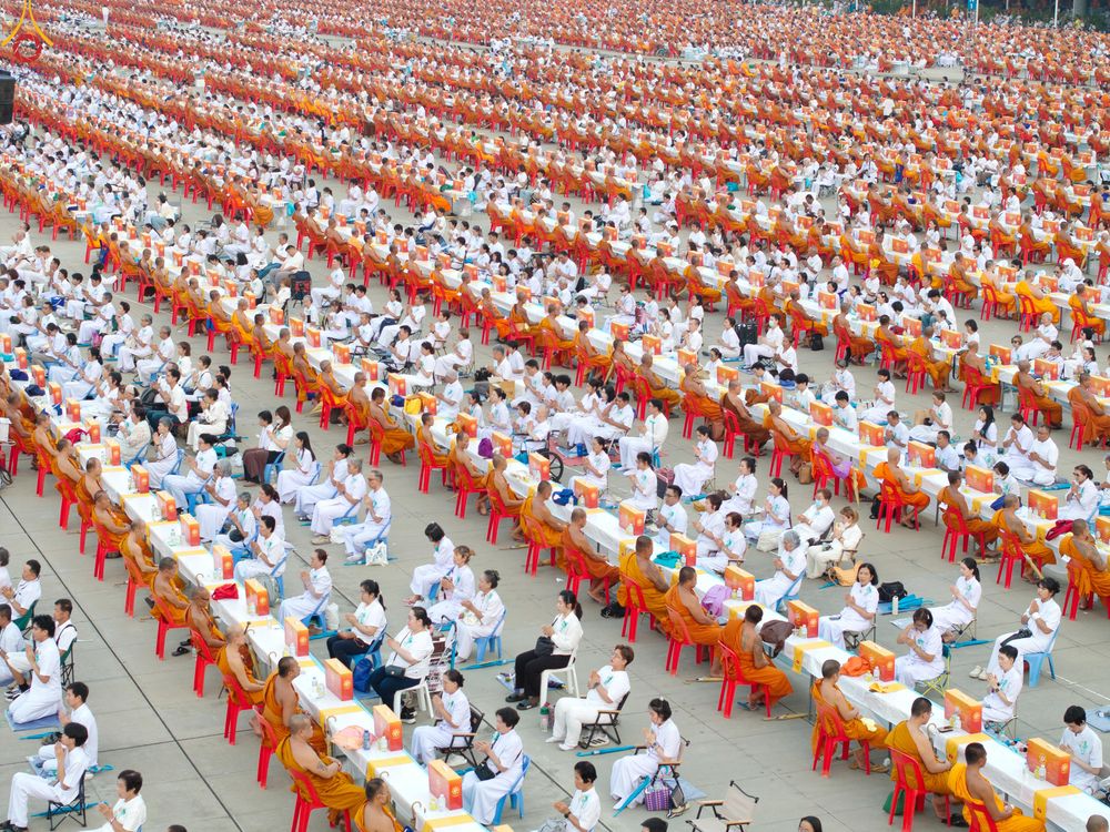 ภาพ No.325059:วันที่ 22 เมษายน พ.ศ.2569 (วันคุ้มครองโลก) พิธีถวายมหาสังฆทาน 40,000 กว่าวัดทั่วประเทศ (ชุดที่ 2) ณ ลานธรรม พระมหาธรรมกายเจดีย์ วัดพระธรรมกาย