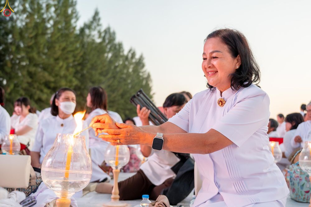 ภาพ No.292096:วันที่ 10 มกราคม พ.ศ. 2569 พิธีจุดประทีปถวายเป็นพุทธบูชา และบูชาธรรมมหาปูชนียาจารย์  ณ อนุสรณ์สถานคลองบางนางแท่น อ.สามพราน จ.นครปฐม ในโครงการธรรมยาตรา กตัญญูบูชา มหาปูชนียาจารย์ พระมงคลเทพมุนี(สด จนฺทสโร) พระผู้ปราบมาร อนุสรณ์สถาน 7 แห่ง ปีที่ 14